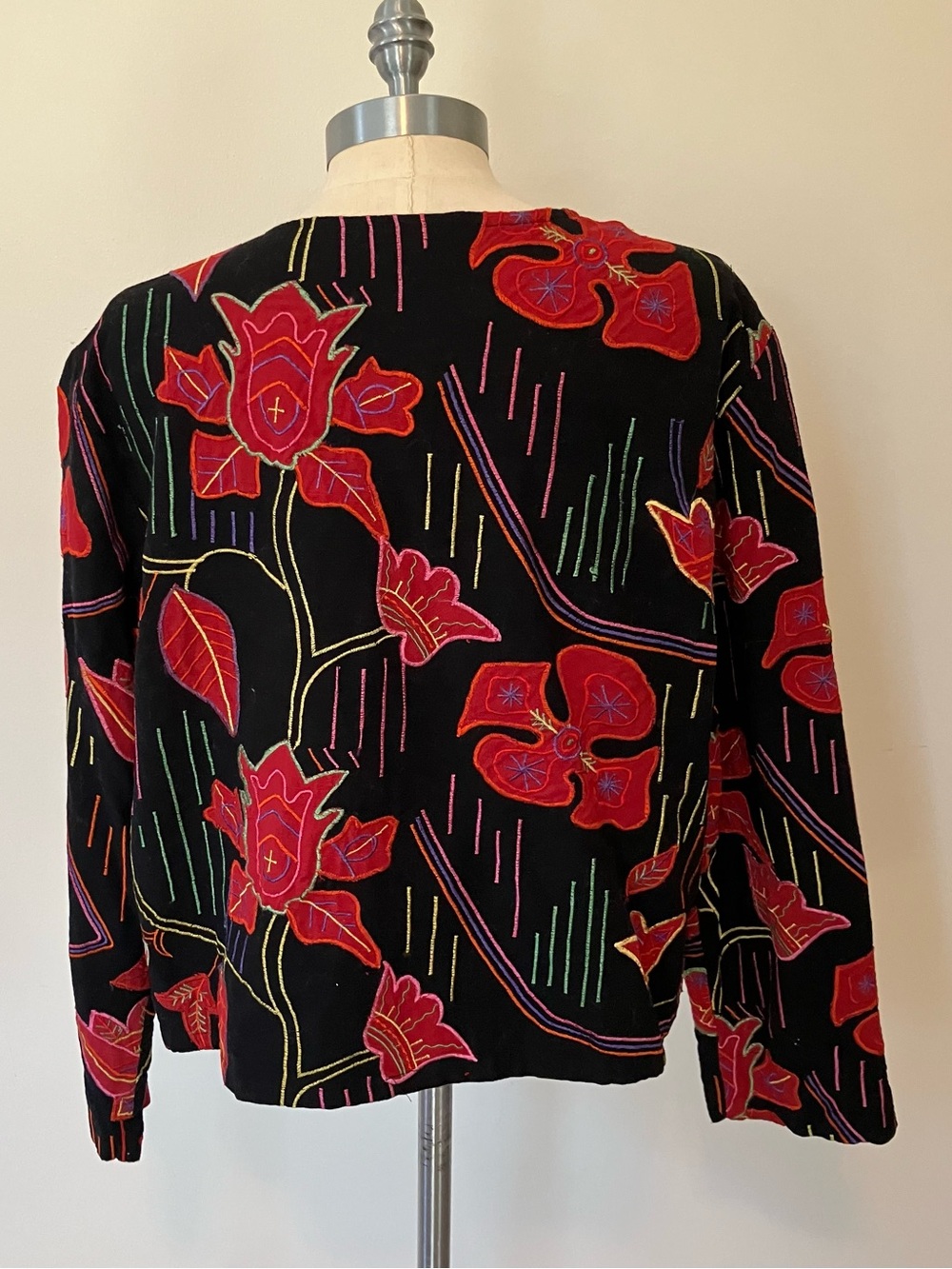 VTG Chicos Women’s Black Cotton Jacket Open Embroidered Flowers Short Artsy Lg - Picture 6 of 6